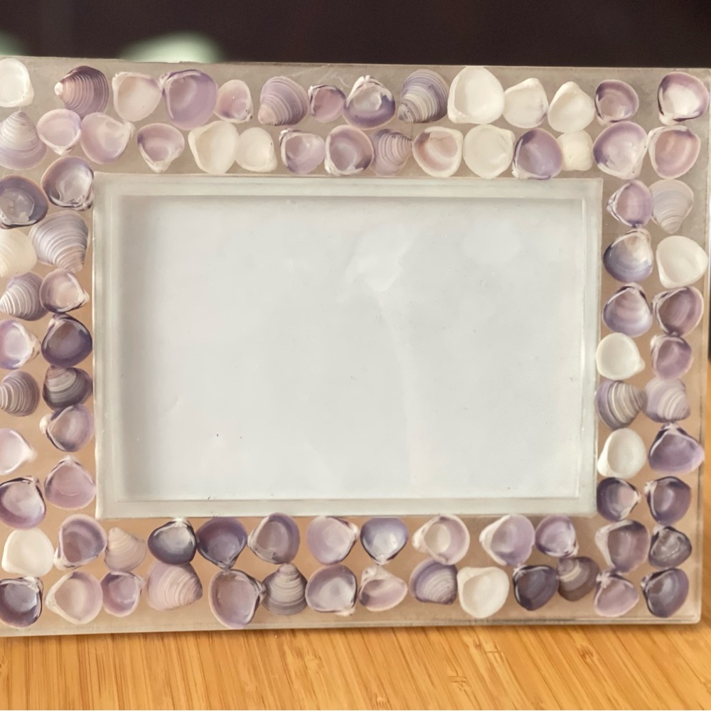 Pretty seashell acrylic picture frame 6x4 inches